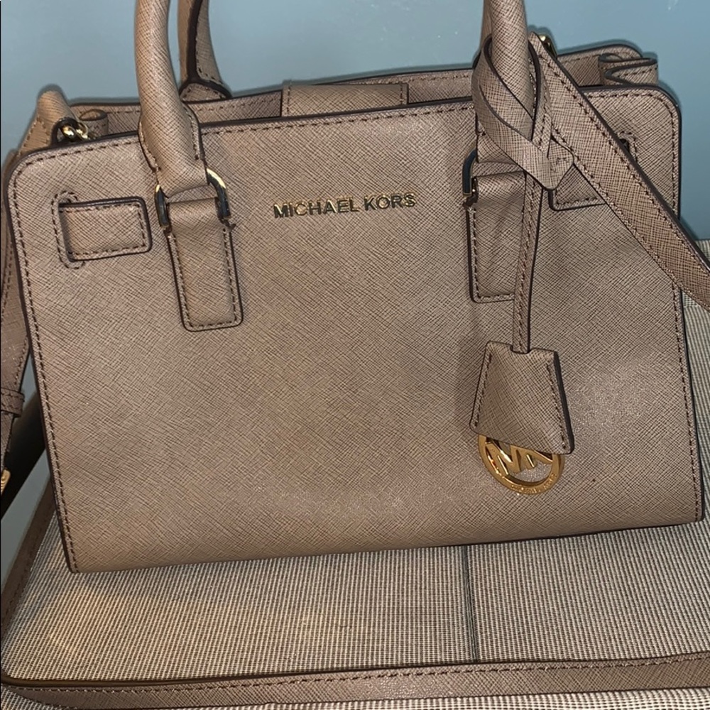 Micheal Kors purse